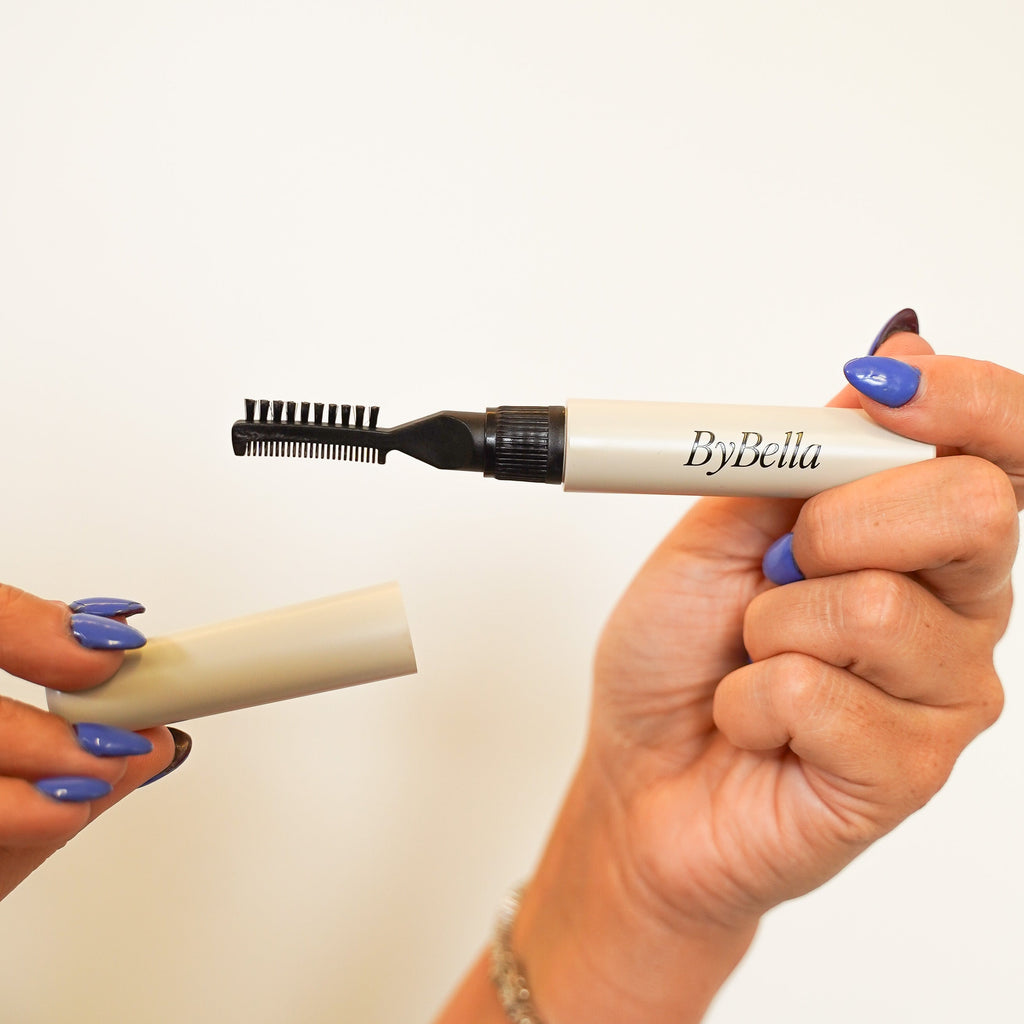 Brow gel showing Brow brush.